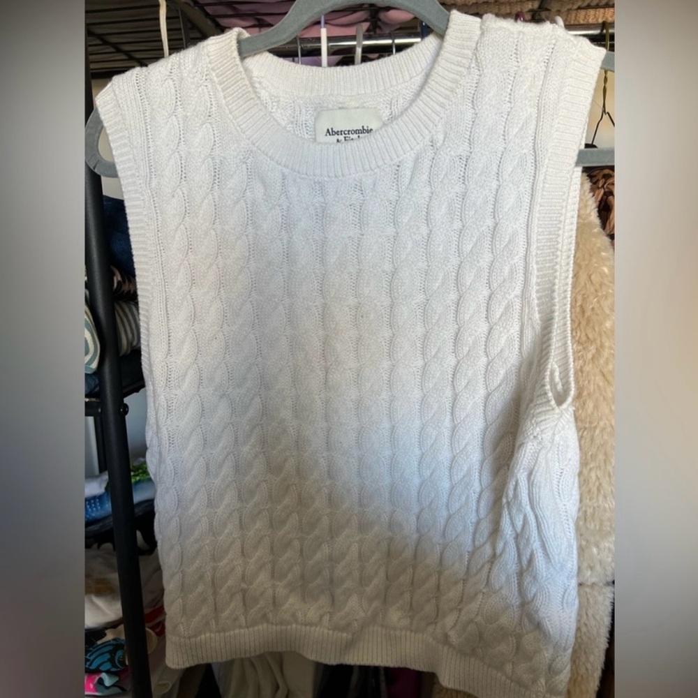 Abercrombie White Cable Knit Sweater Vest